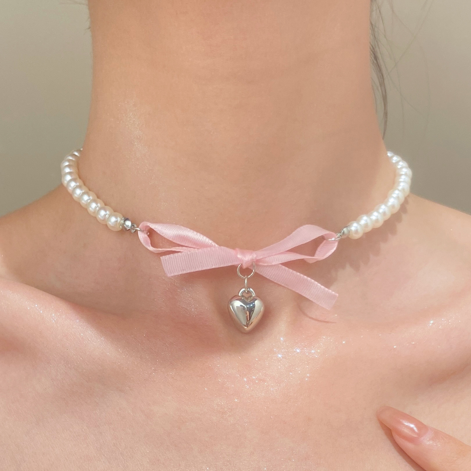 Pearl Trim Chain - Collar de perlas con colgante de